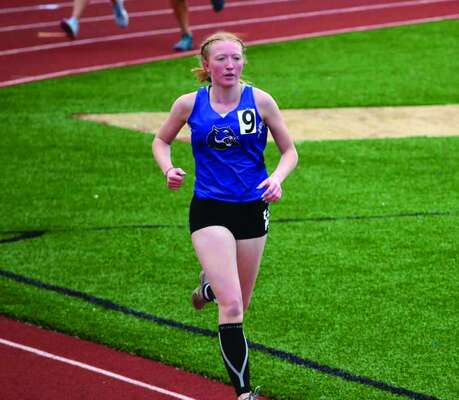 Delaney Straus competing in the 1500 meter run.